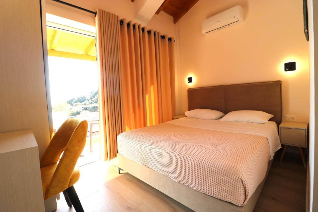 Fegi Rooms Himarë Extérieur photo