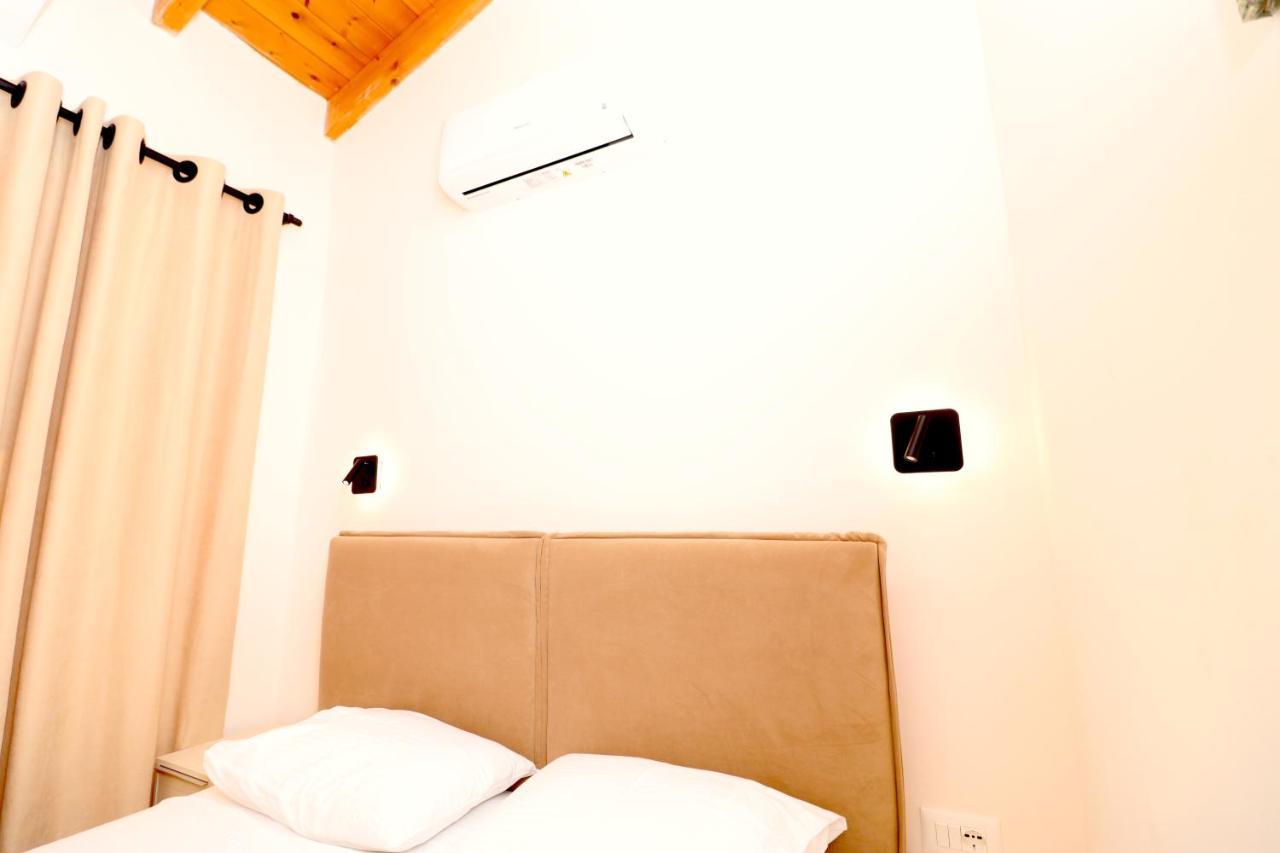 Fegi Rooms Himarë Extérieur photo