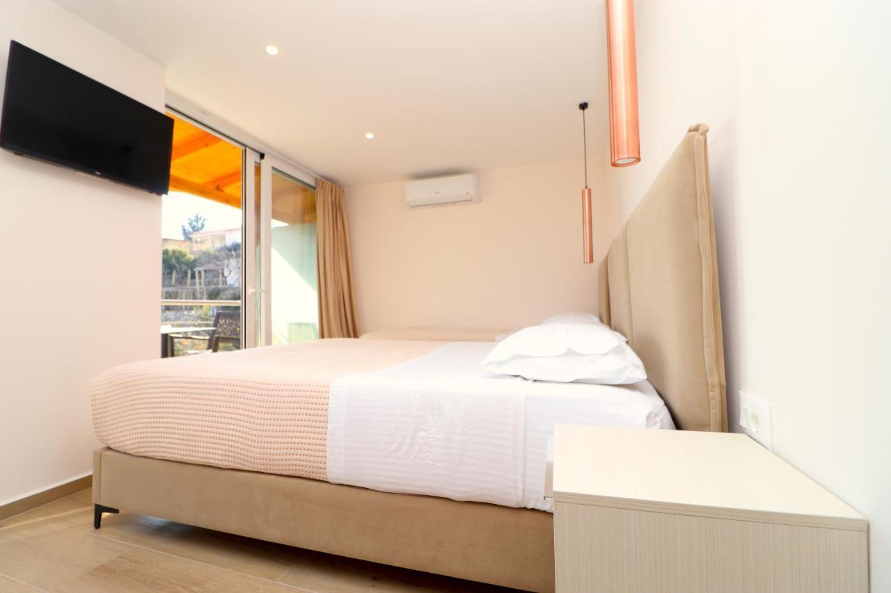 Fegi Rooms Himarë Extérieur photo