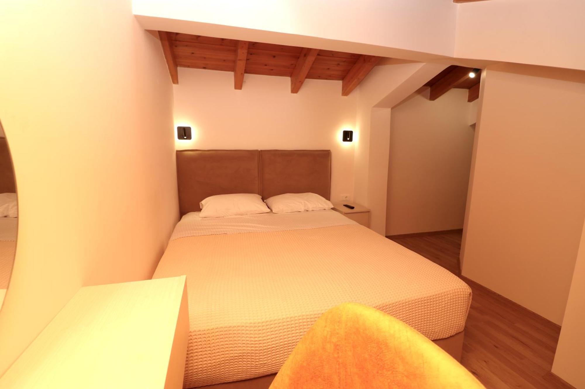 Fegi Rooms Himarë Extérieur photo