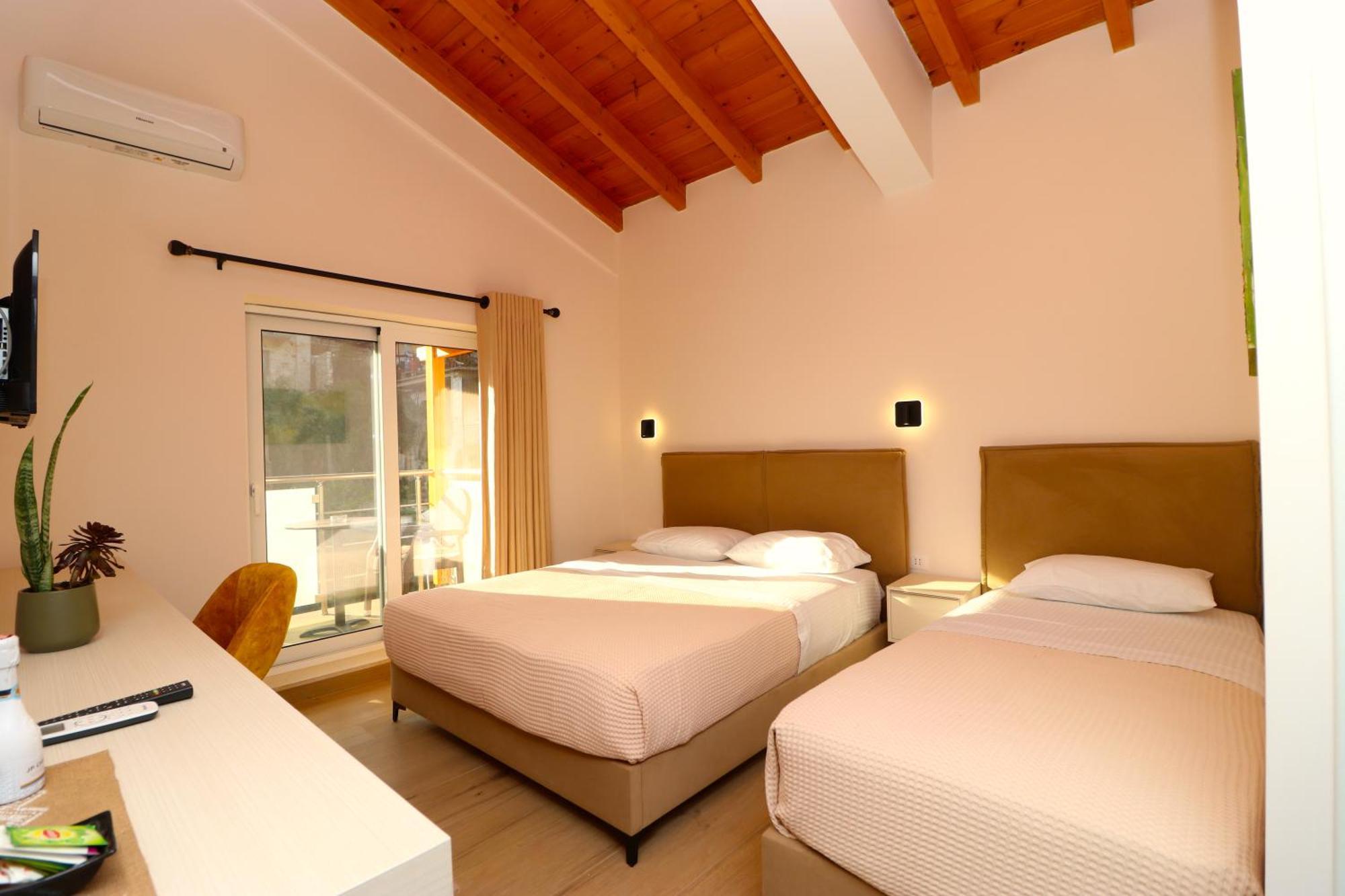 Fegi Rooms Himarë Extérieur photo