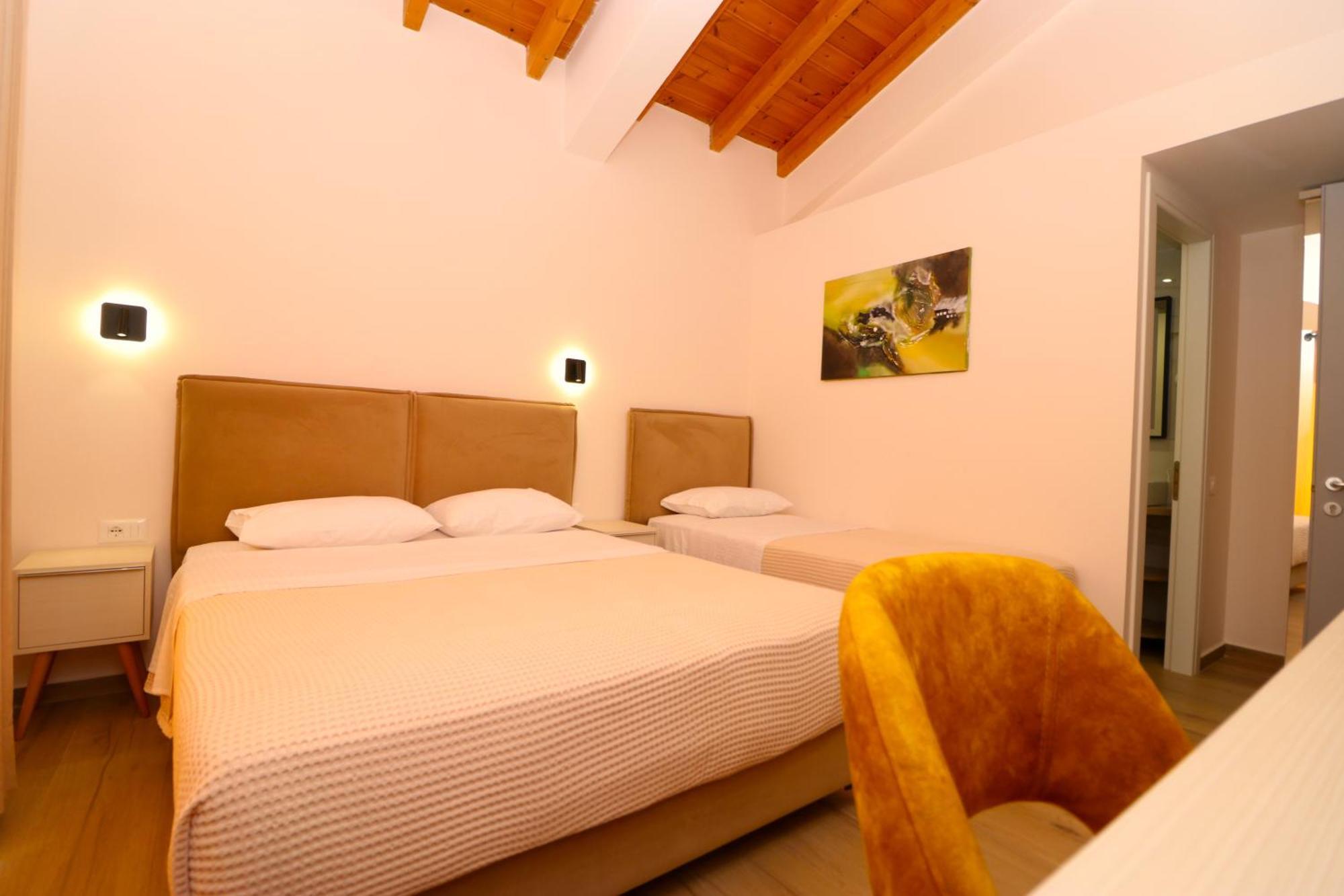 Fegi Rooms Himarë Extérieur photo