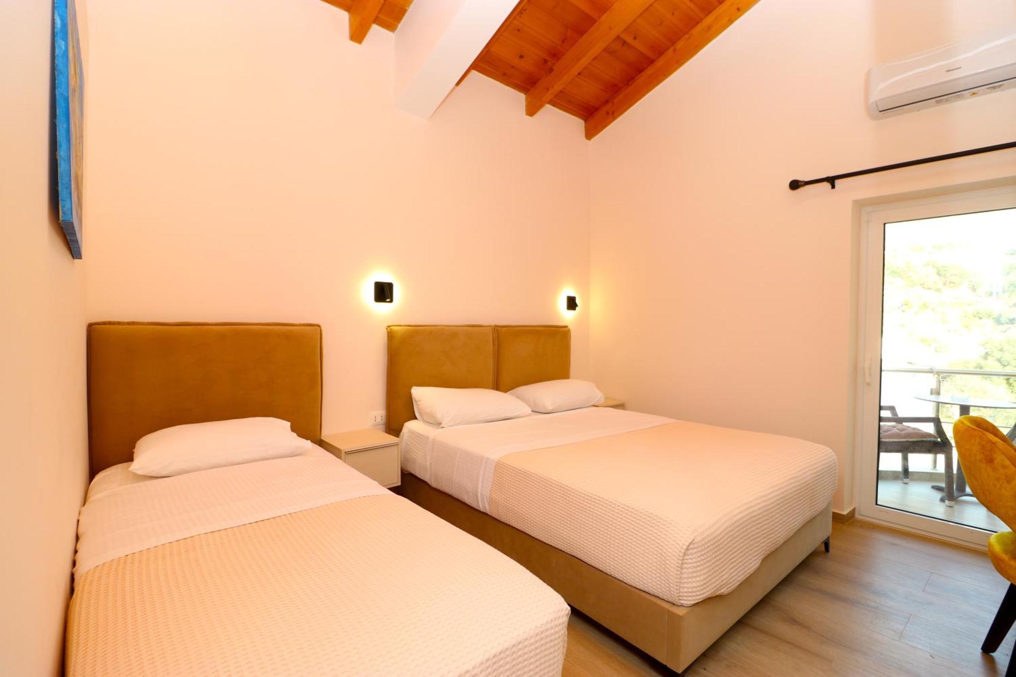 Fegi Rooms Himarë Extérieur photo
