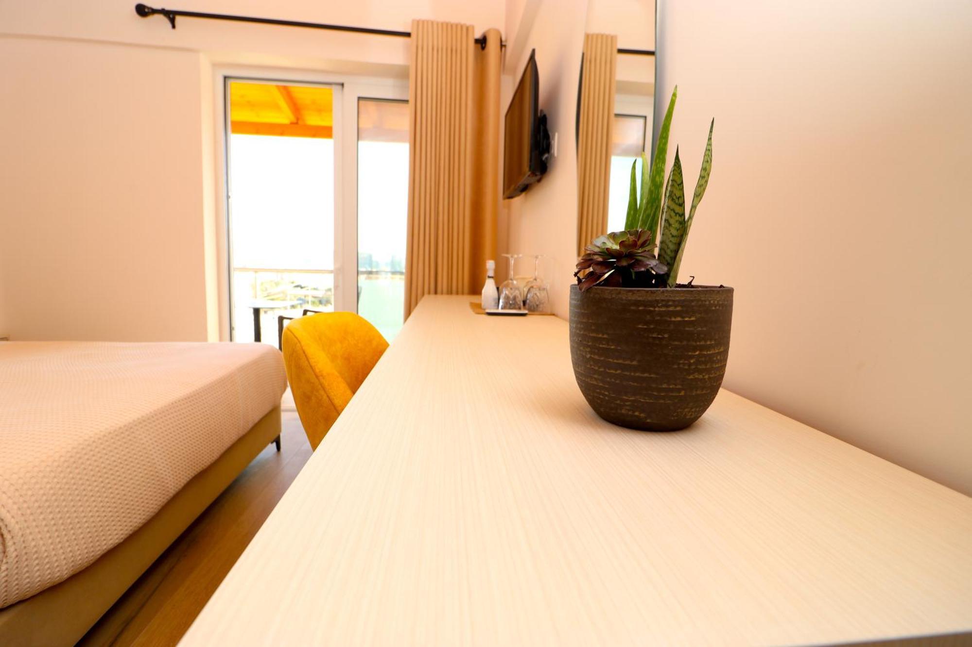 Fegi Rooms Himarë Extérieur photo