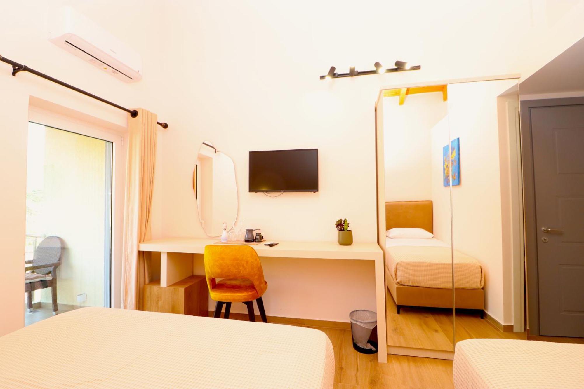 Fegi Rooms Himarë Extérieur photo